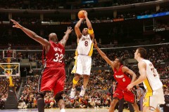 莫兰特加盟雄鹿？美媒曝灰熊雄鹿交易设想，东部新局势